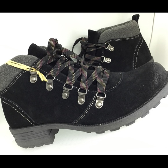 Earth Origins Women’s Black Cow Suede Ankle Boots - Picture 4 of 8